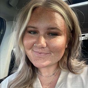 Meet your Posher, Maddie jo